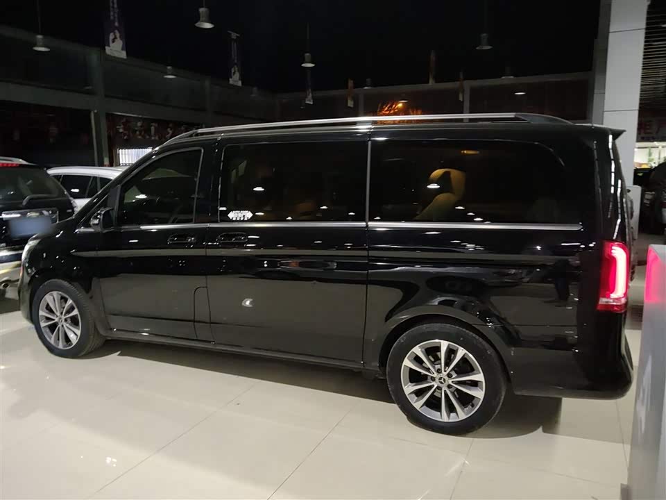 Mercedes-Benz V-class