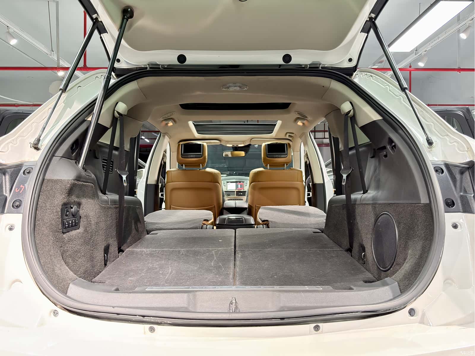 Lincoln MKT, 2011 12