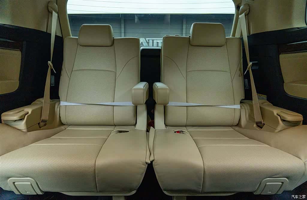 Toyota Alphard, 2020 12