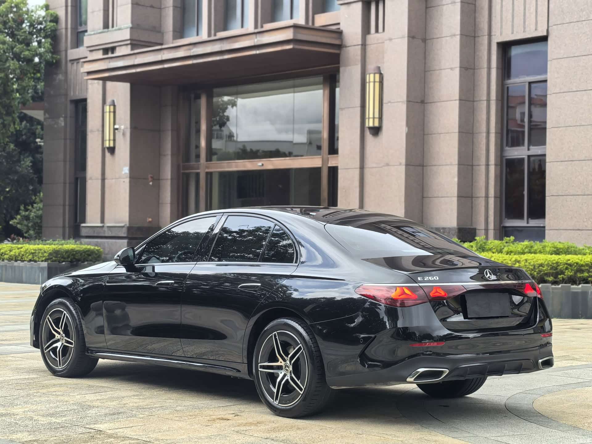 Mercedes-Benz E-Class, 2025 12