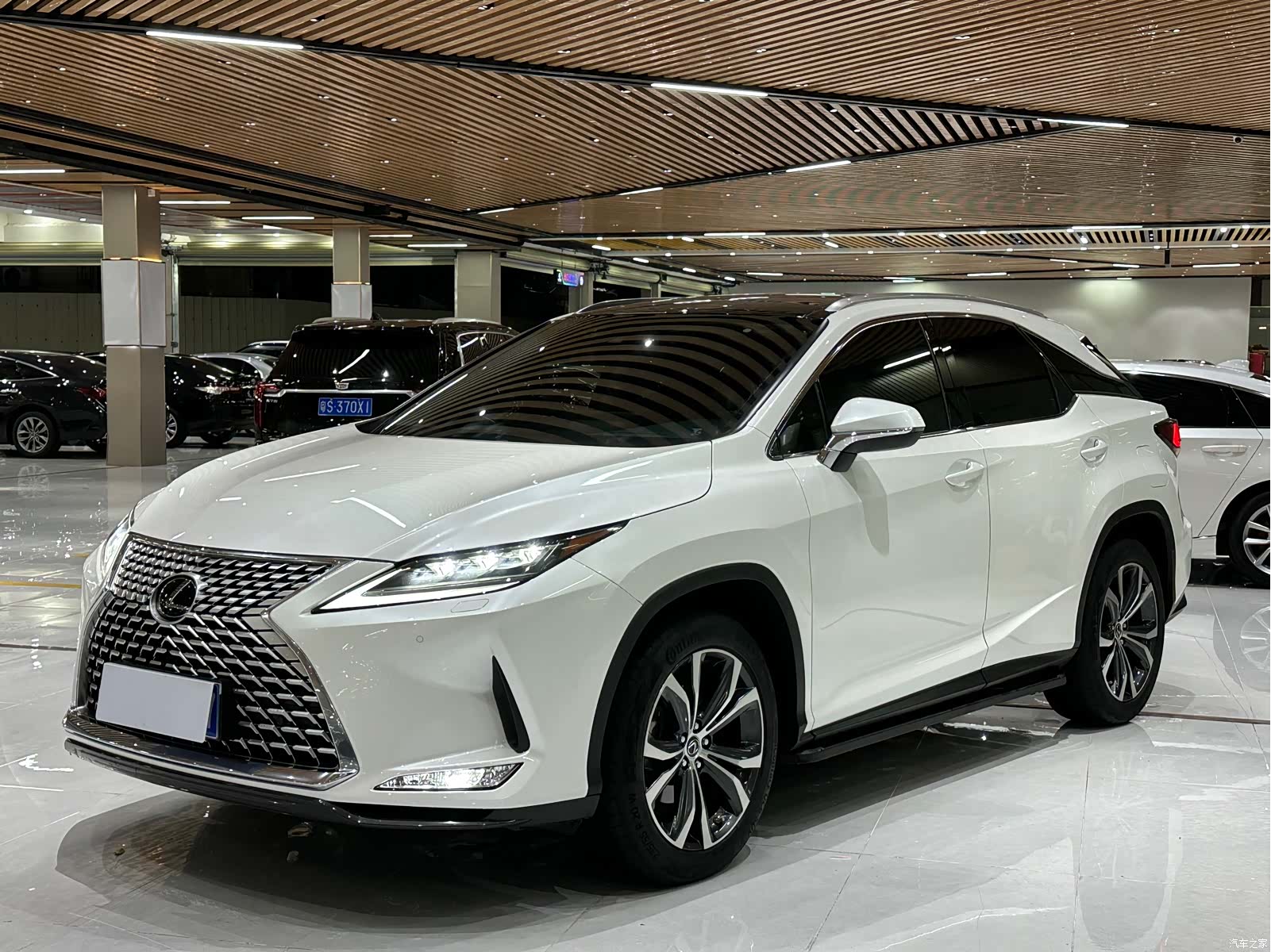 Lexus RX, 2022 1