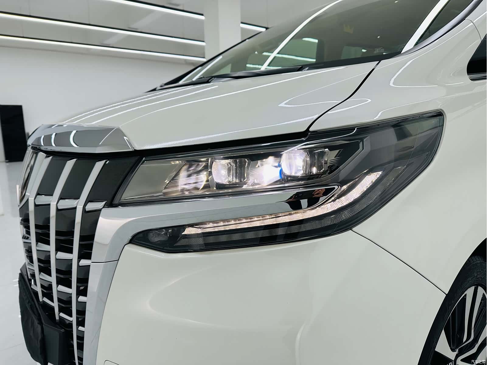 Toyota Alphard, 2018 20