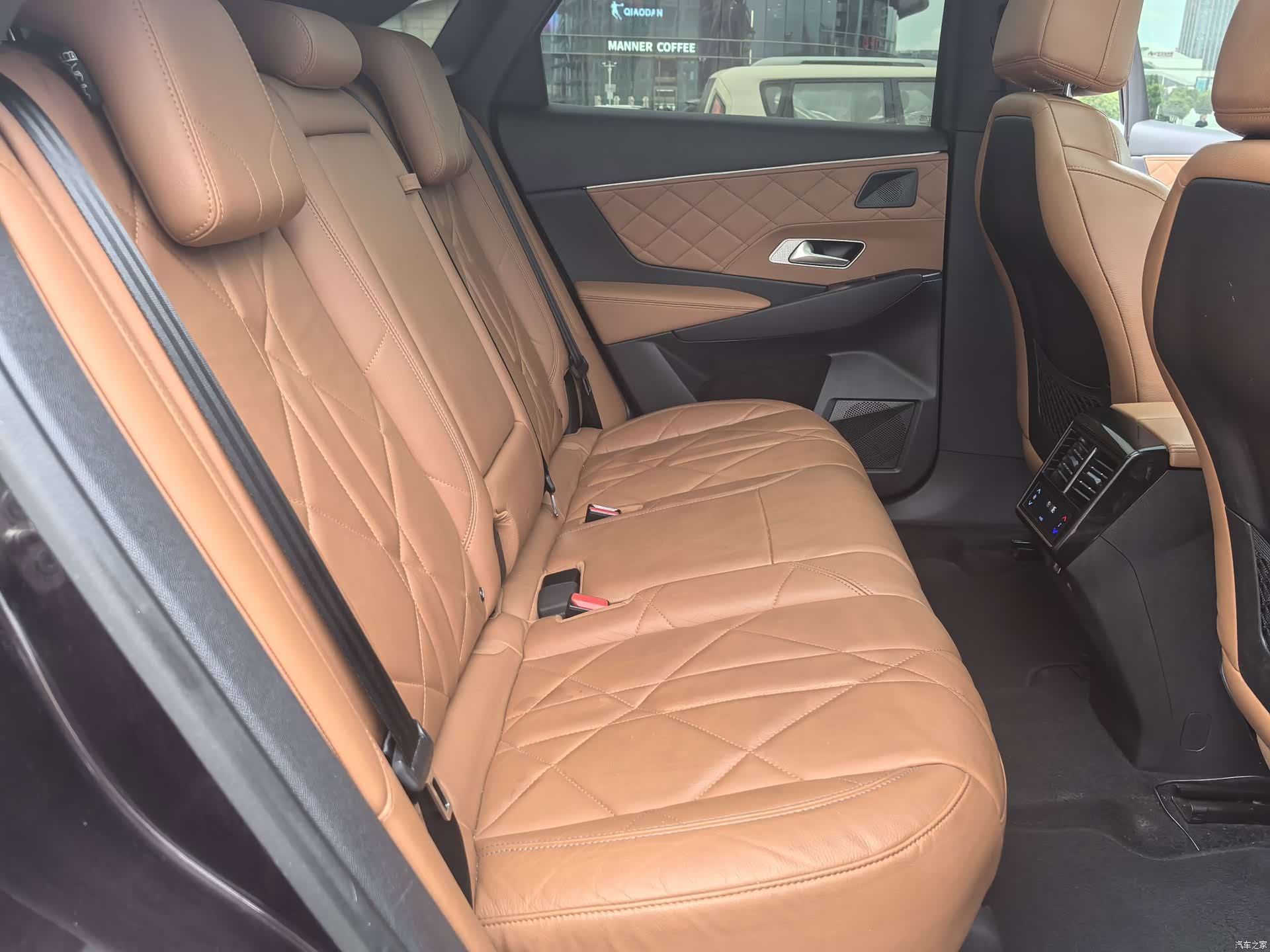DS 7, 2019 25