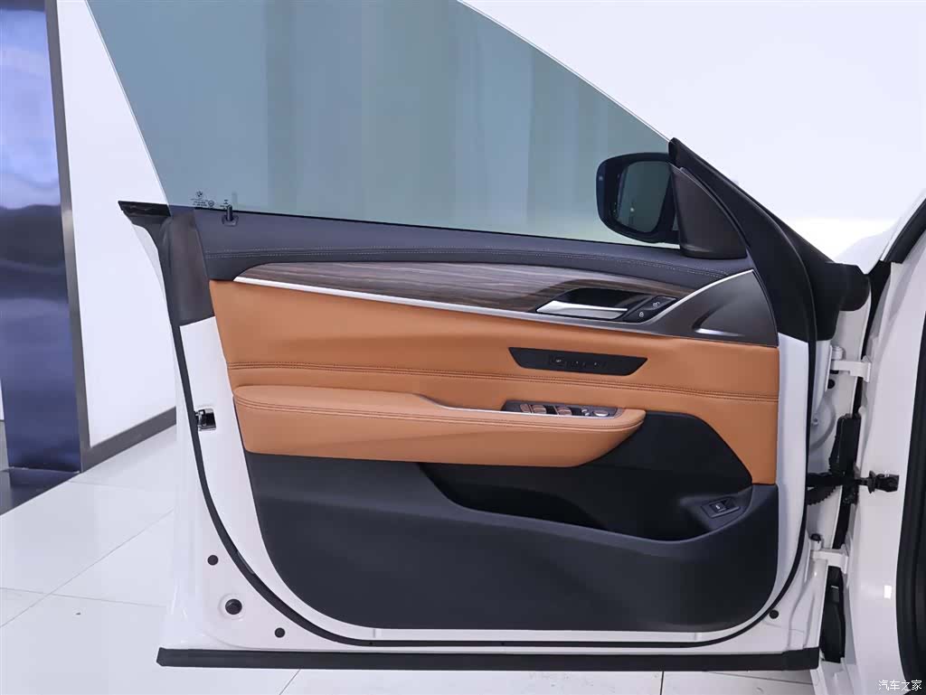 BMW 6 Series GT, 2023 18