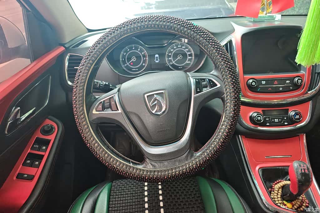 Wuling 560, 2015 15
