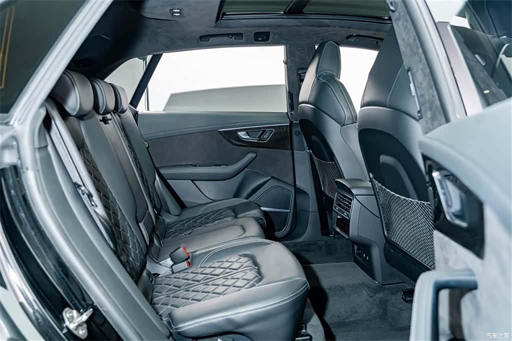 Audi Q8, 2022 22