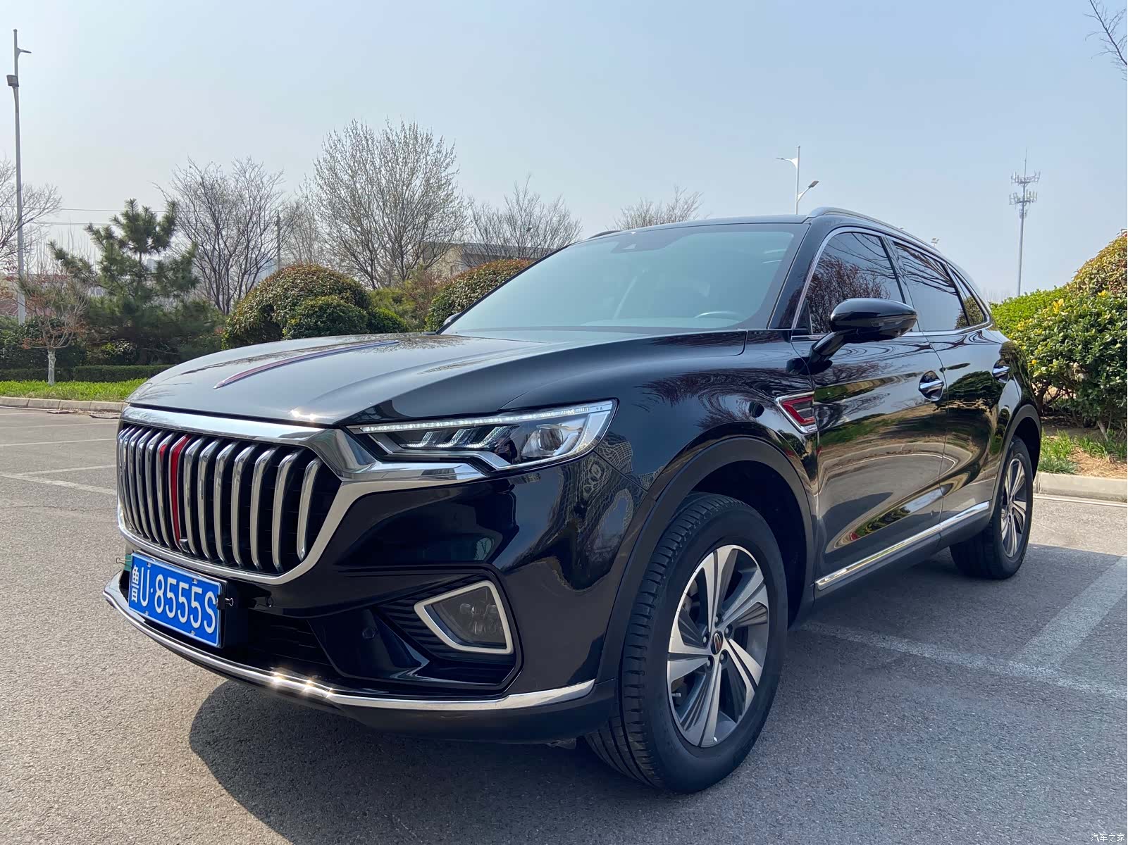 Hongqi HS5