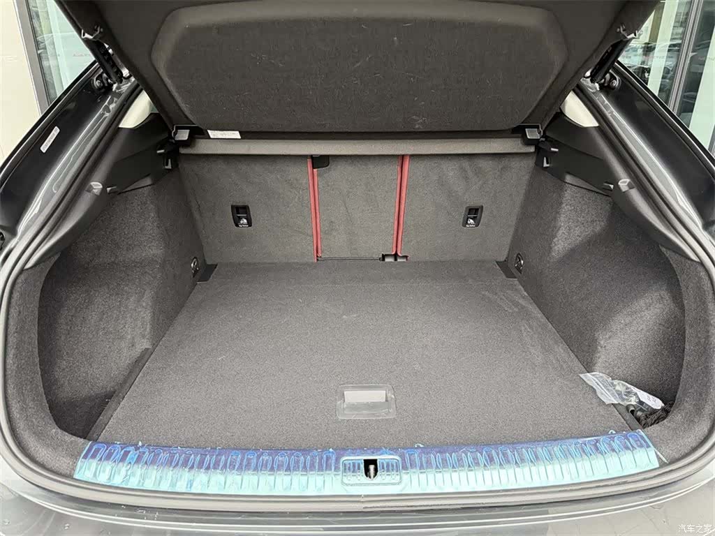 Audi Q3, 2021 9