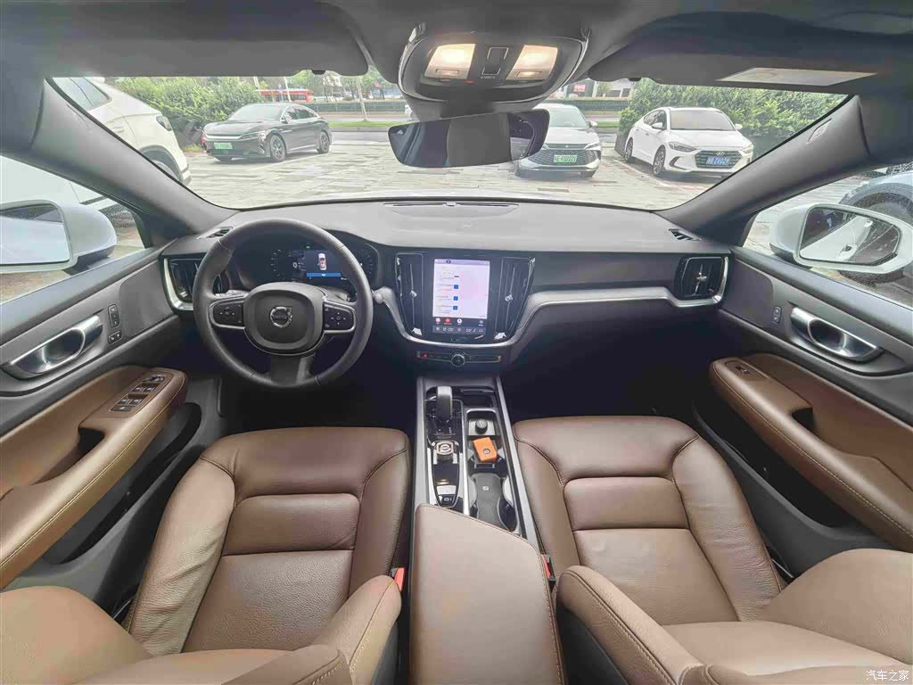 Volvo S60, 2025 все фото
