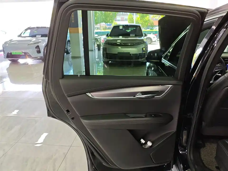 Cadillac XT6