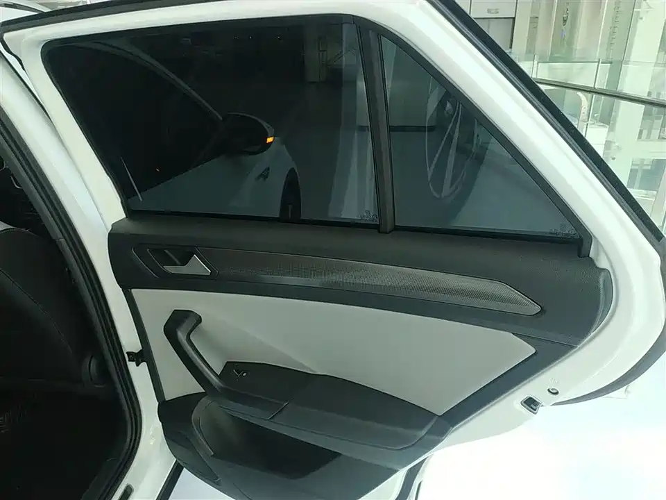 Volkswagen T-ROC exploring Songs Volkswagen T-ROC exploring Songs