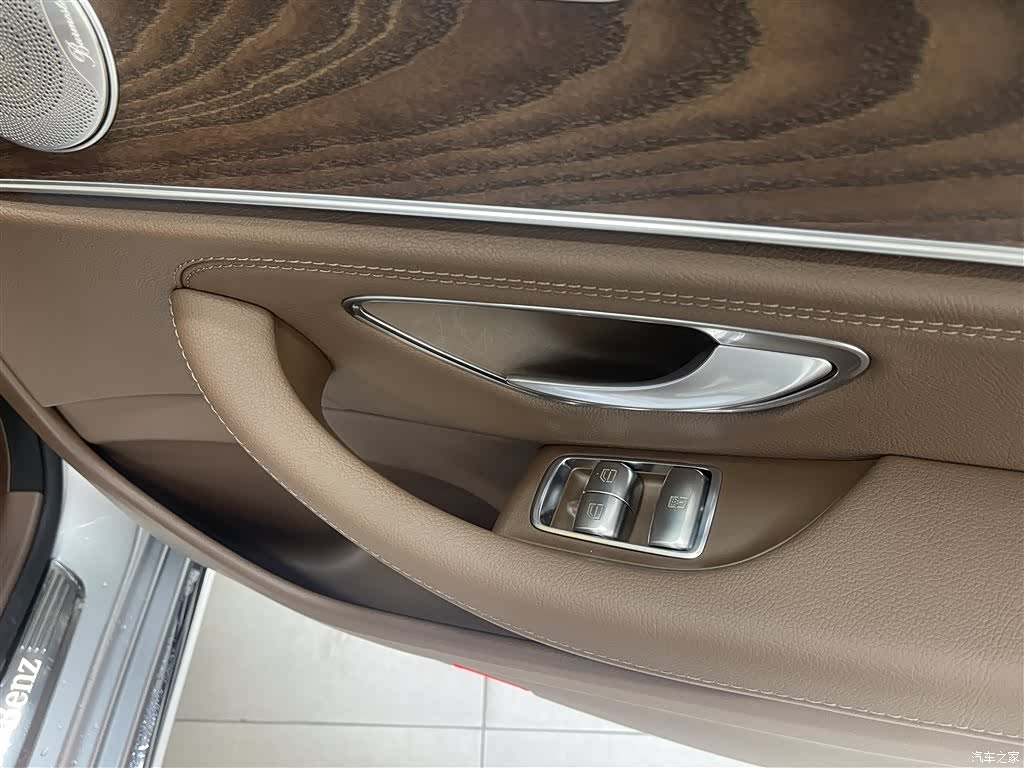 Mercedes-Benz E-Class, 2024 16