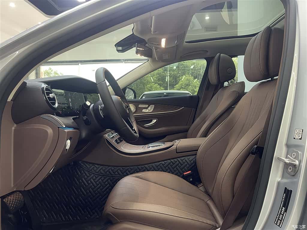 Mercedes-Benz E-Class, 2024 10