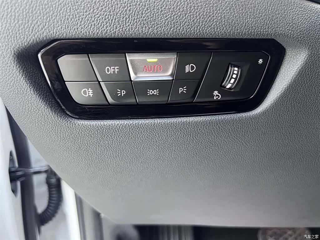 BMW 3 Series, 2023 все фото