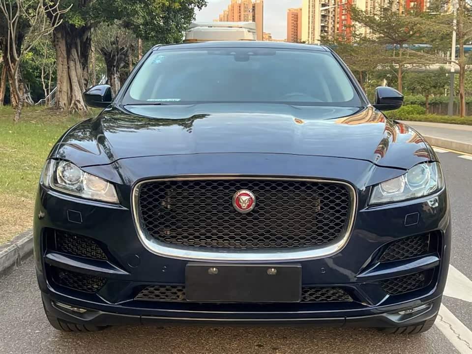 Jaguar F-PACE