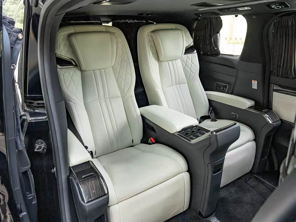 Lexus LM Lexus LM