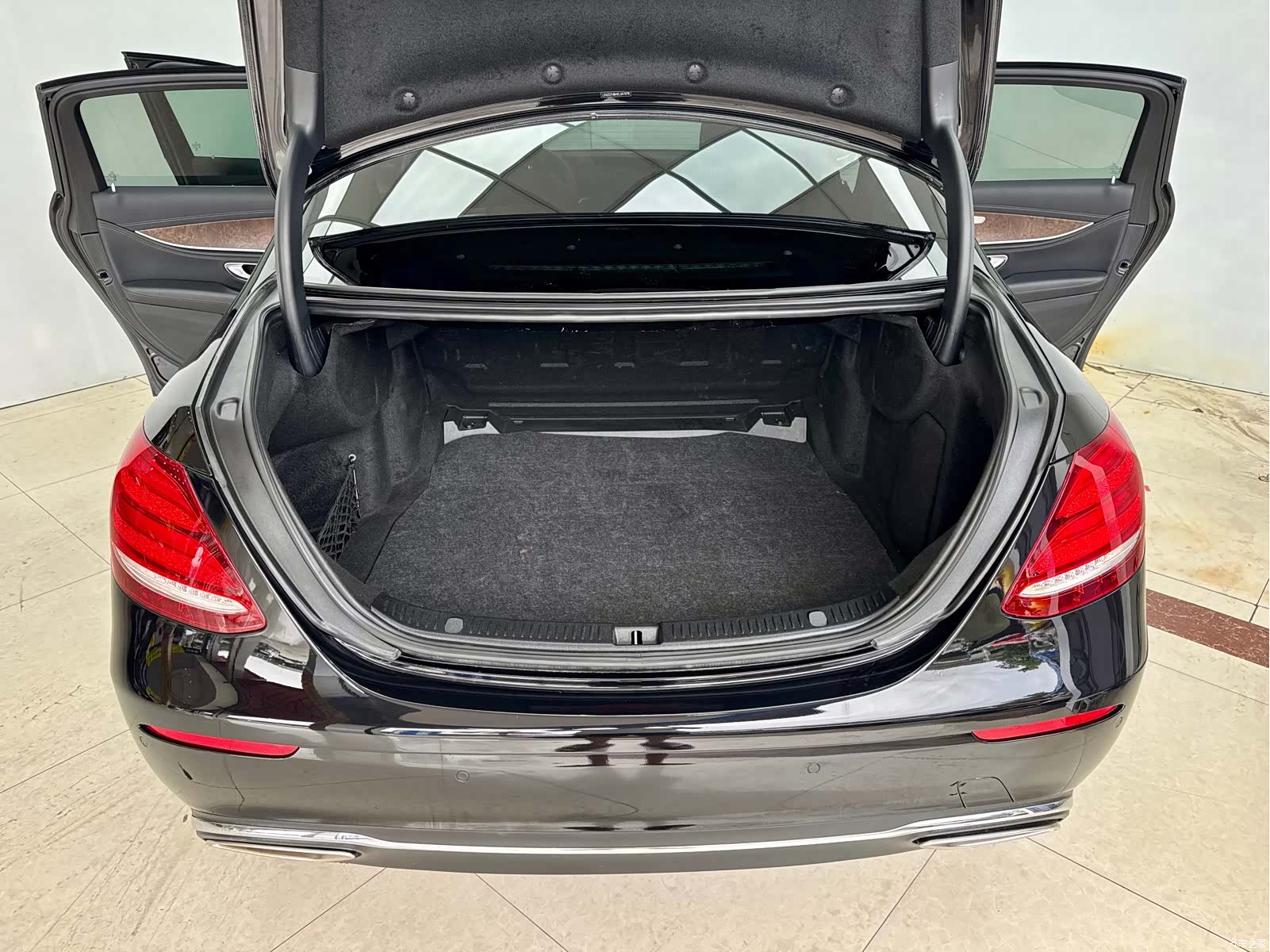 Mercedes-Benz E-Class, 2019 22