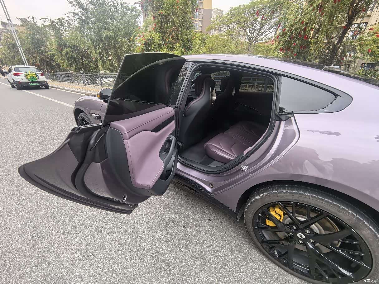 Xiaomi SU7, 2024 8