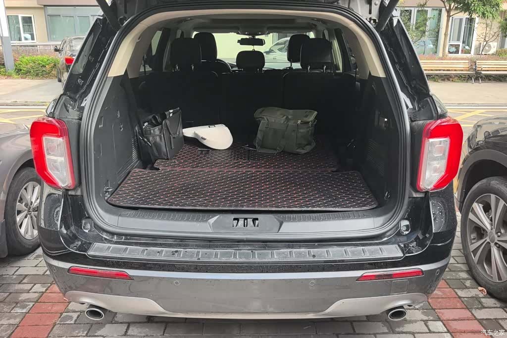 Ford Explorer, 2021 4