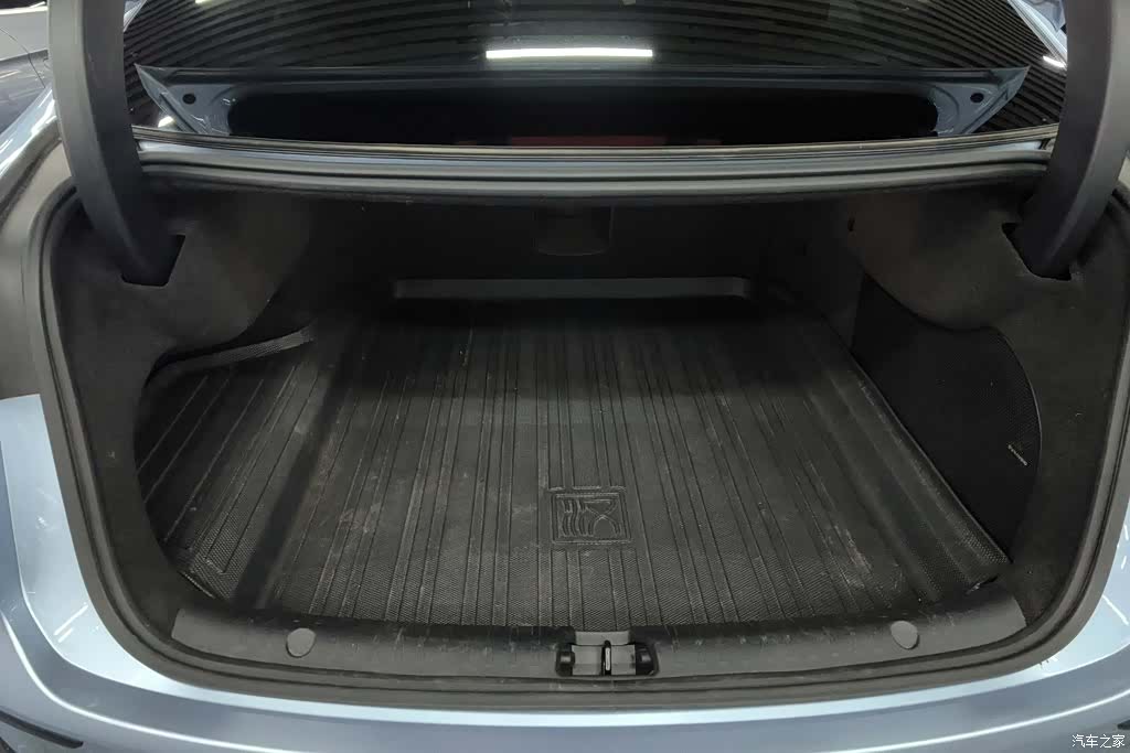 BYD Han, 2023 4