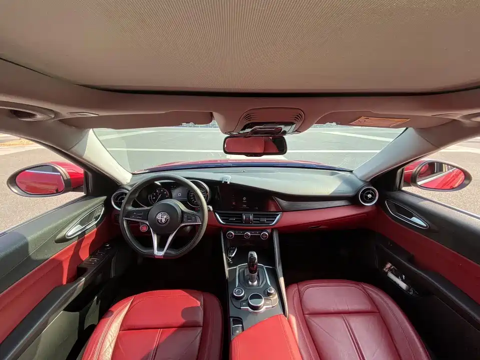 Alfa Romeo Giulia Alfa Romeo Giulia