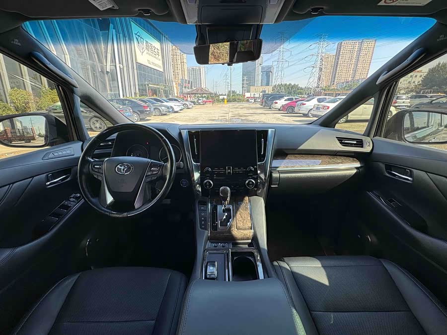 Toyota Vellfire 2023, фото 9