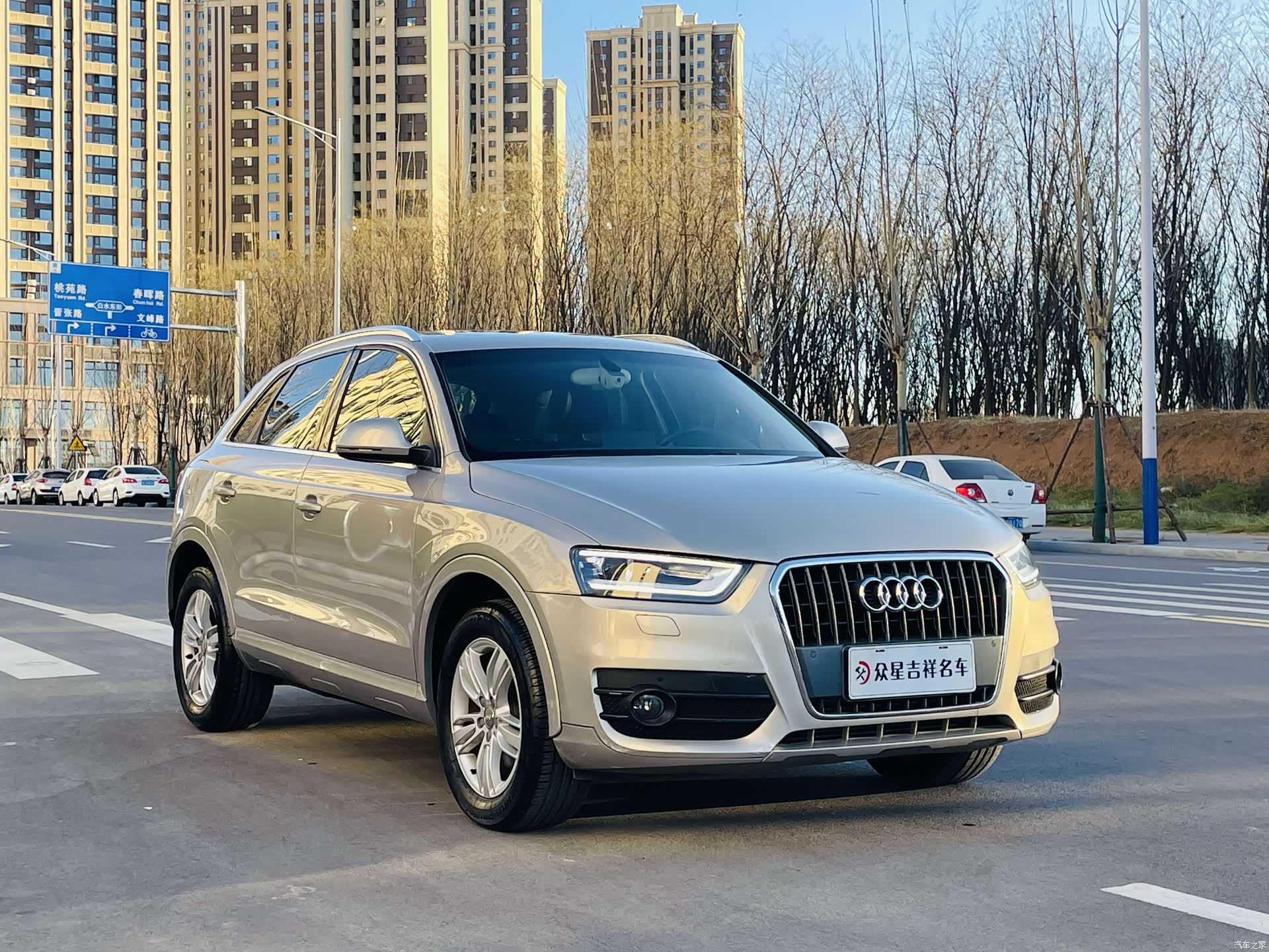 Audi Q3, 2015 1