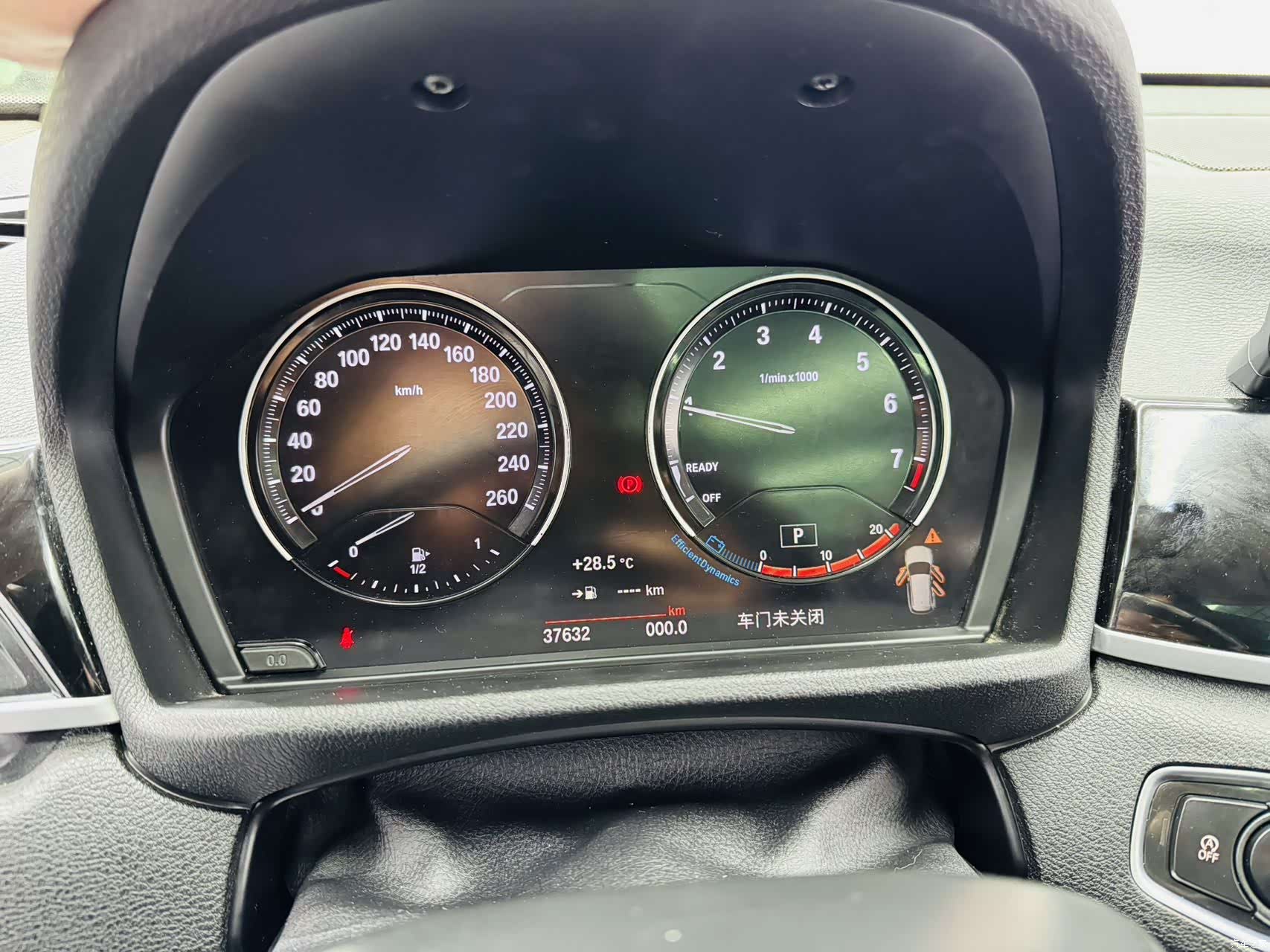 BMW X1, 2021 все фото