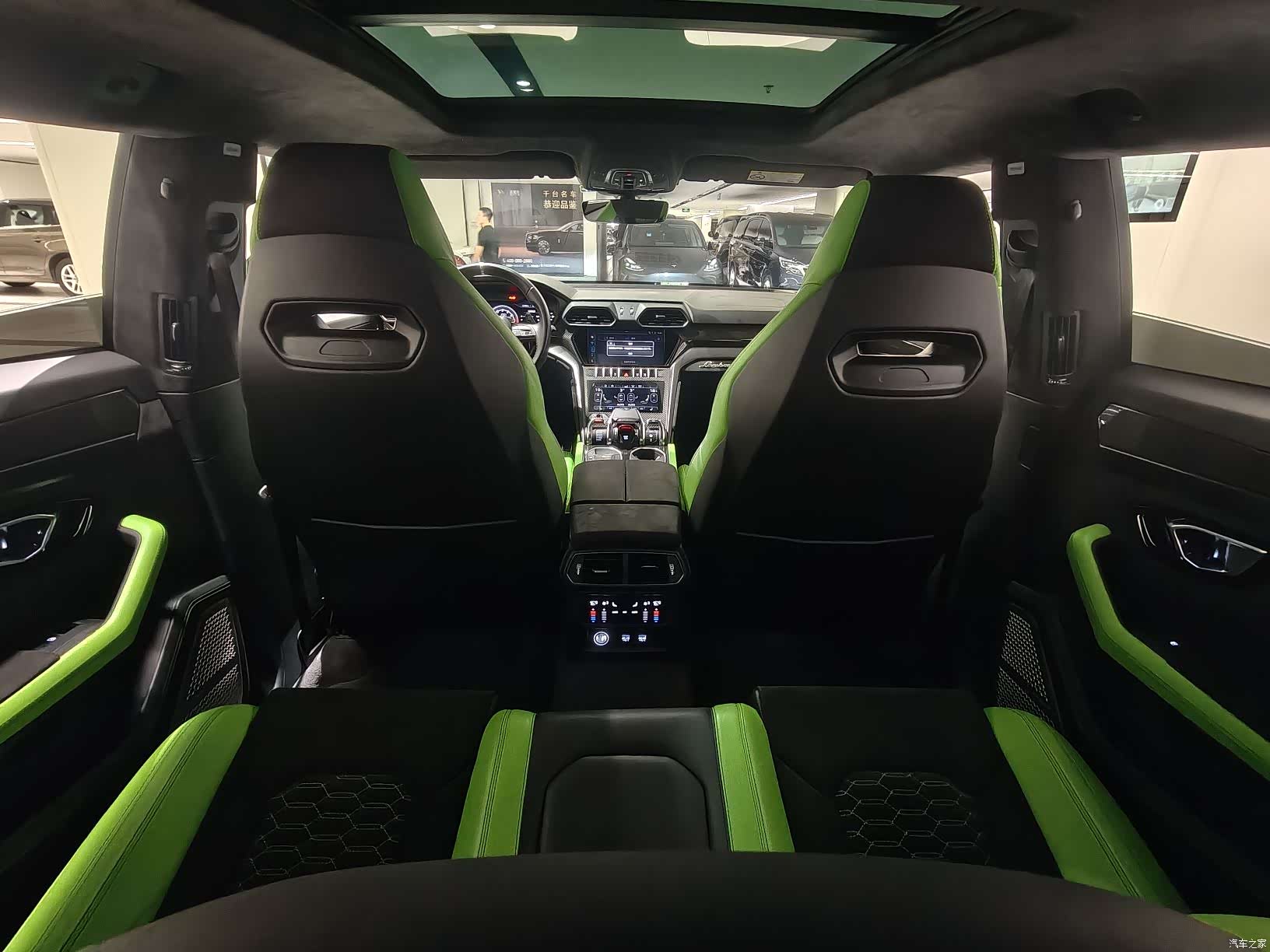 Lamborghini Urus, 2021 11