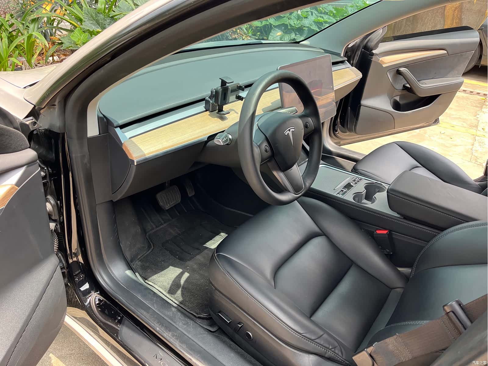 Tesla Model 3, 2023 19