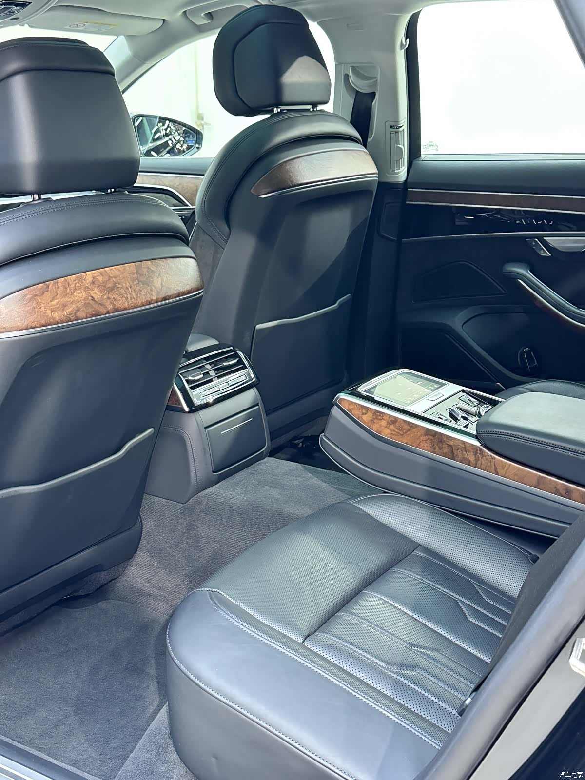 Audi A8L, 2019 6