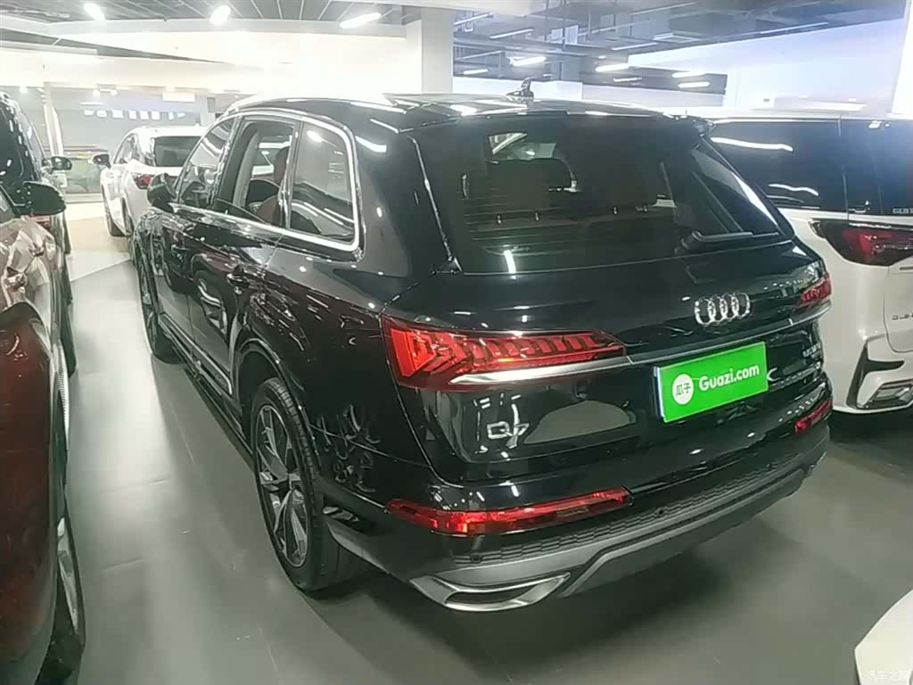 Audi Q7, 2020 все фото