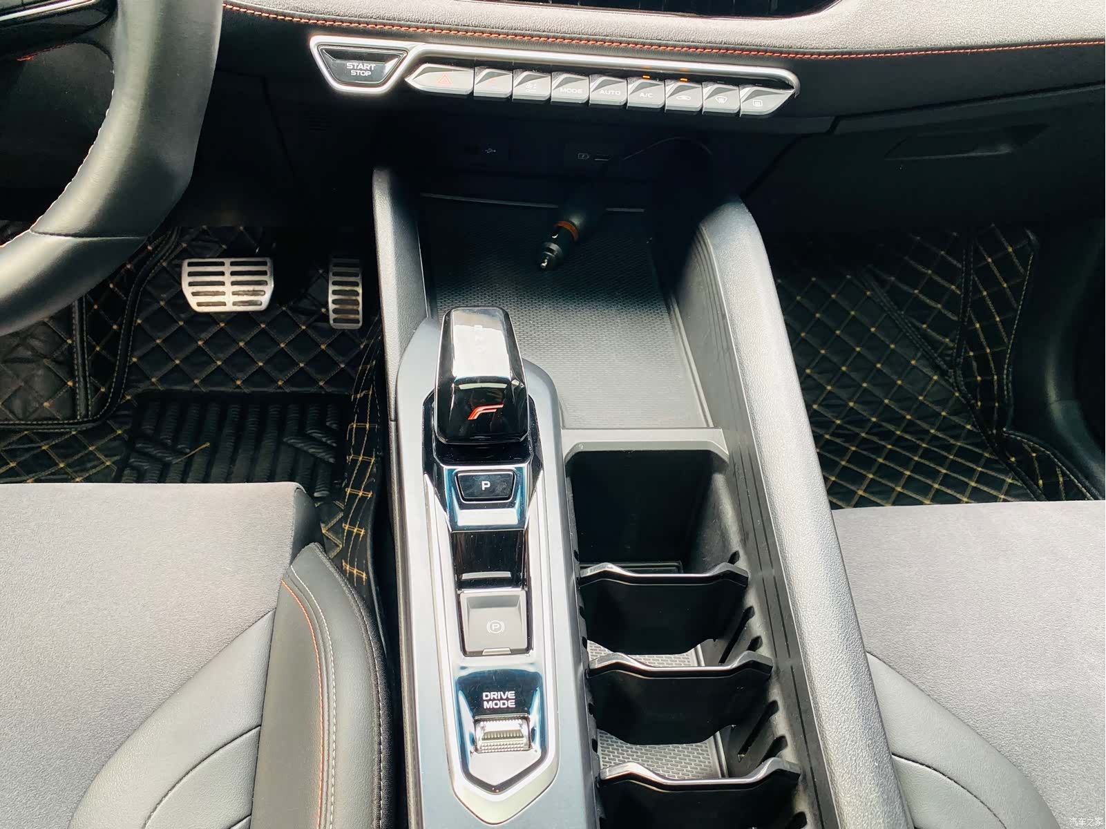 Geely Binray, 2022 17