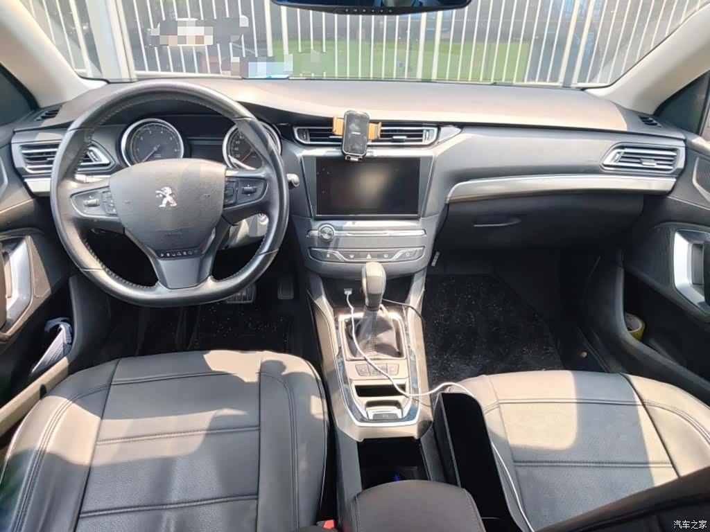 Peugeot 408, 2017 13