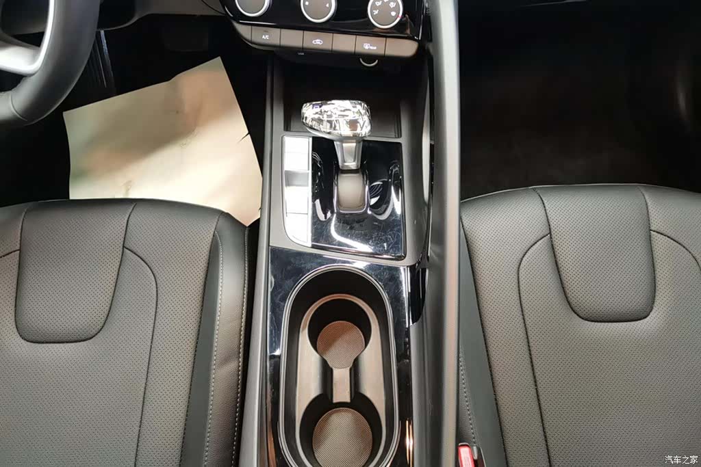 Hyundai Elantra, 2024 16