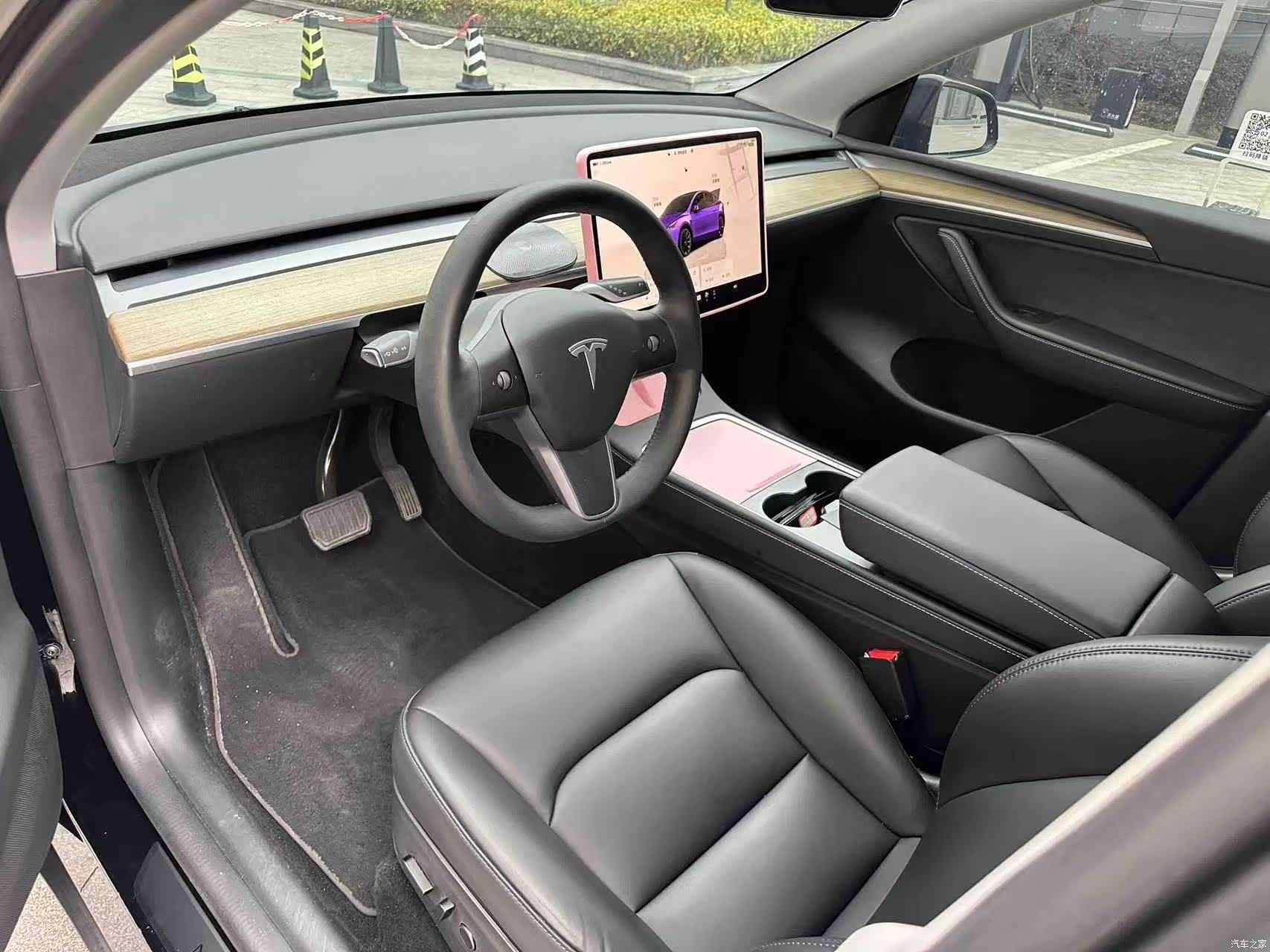 Tesla Model Y, 2023 6