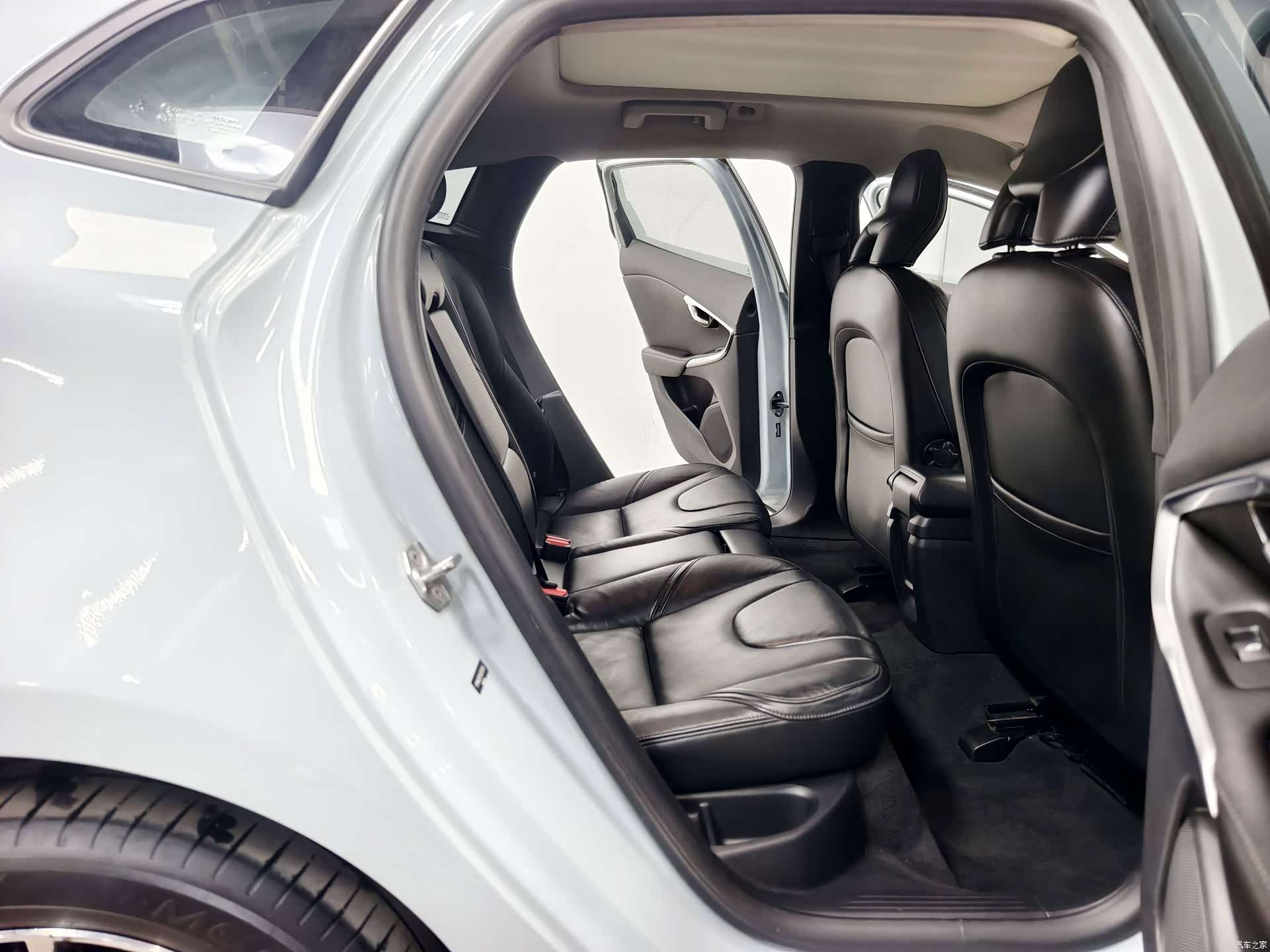 Volvo V40, 2016 16