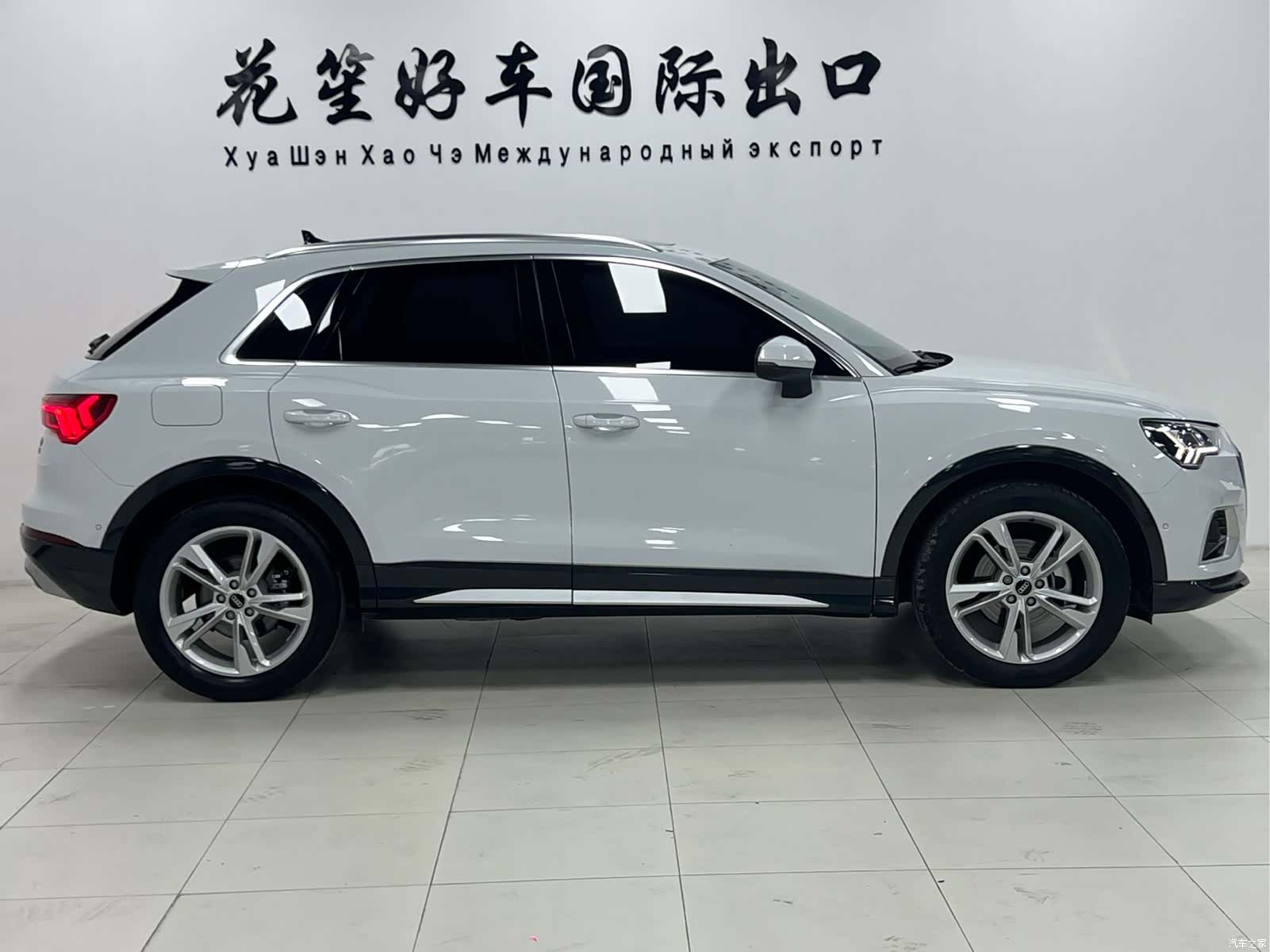 Audi Q3, 2023 4