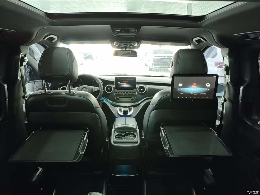 Mercedes-Benz V-Class, 2020 13