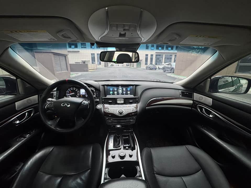Infiniti Q70 Infiniti Q70
