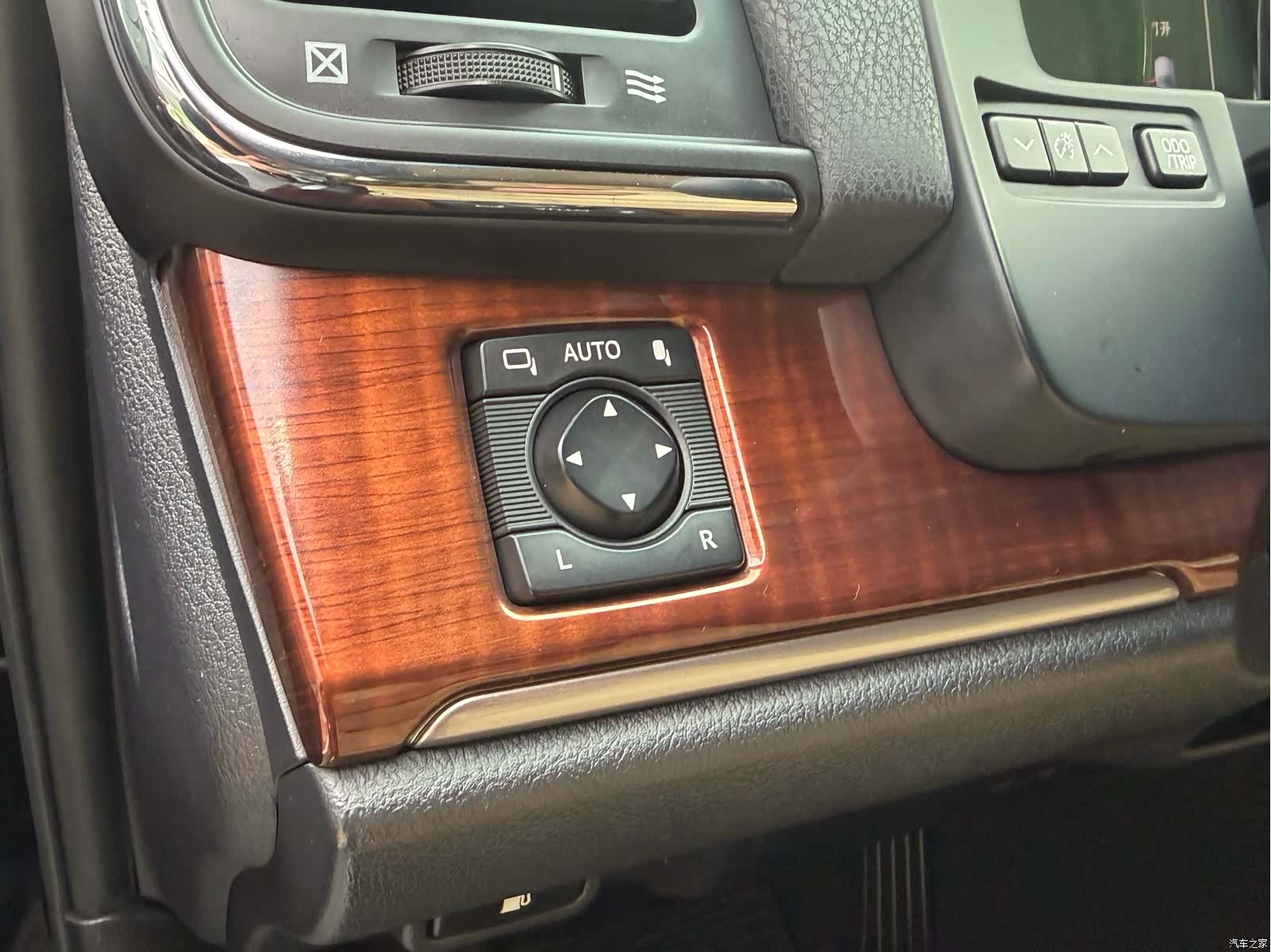 Toyota Crown, 2016 24