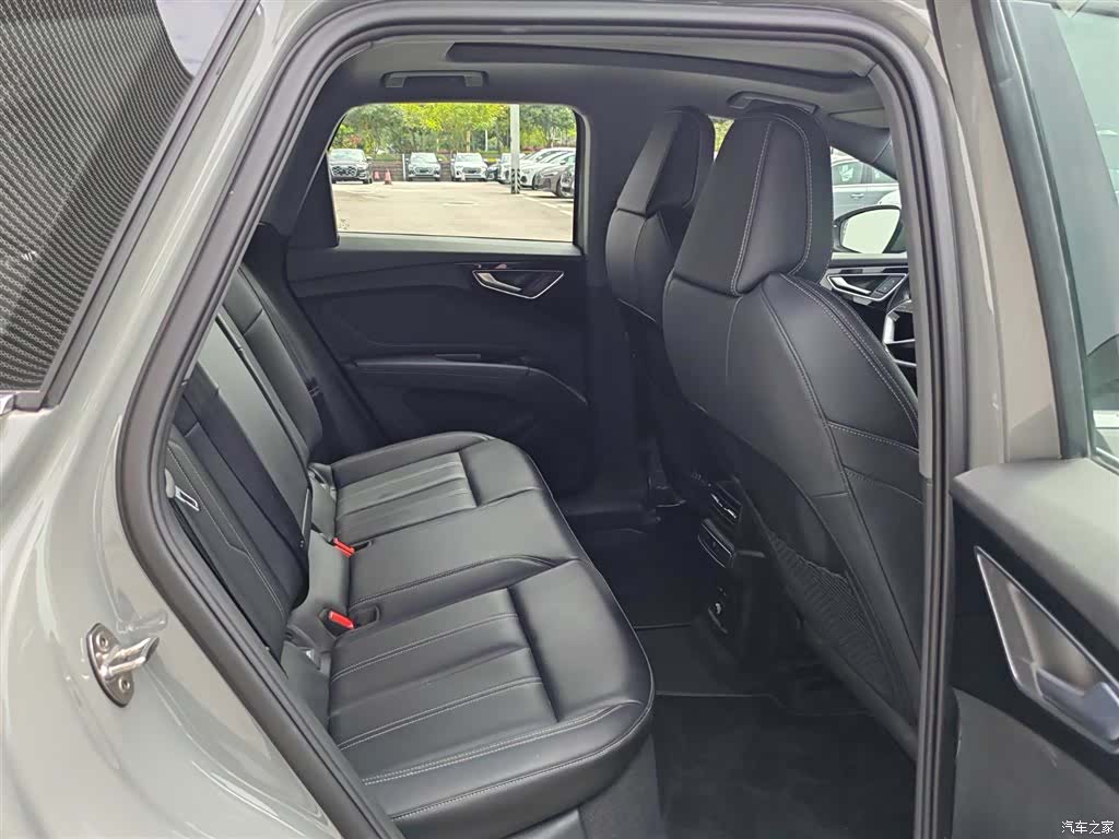 Audi Q4 e-tron, 2025 15