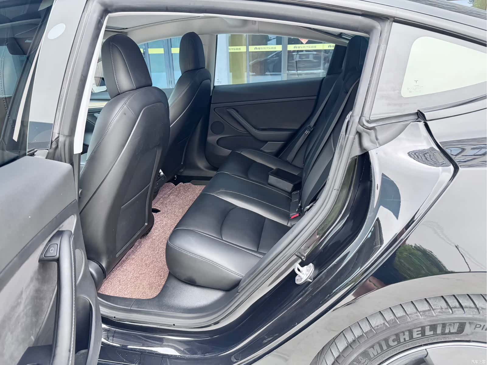 Tesla Model 3, 2022 все фото