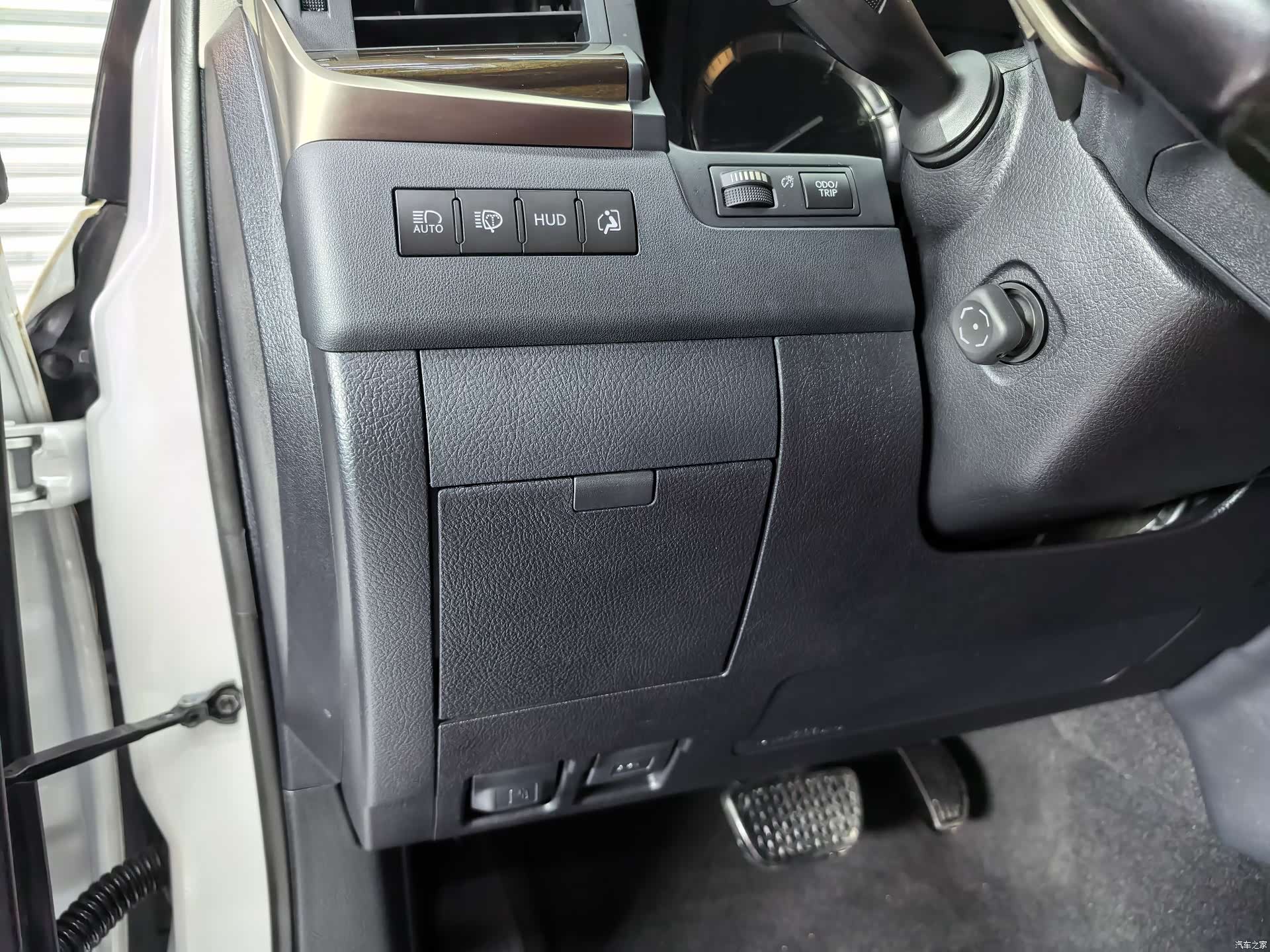 Lexus LX, 2020 9