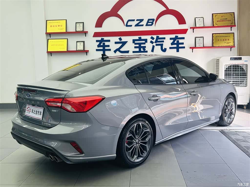 Ford Focus, 2023 все фото