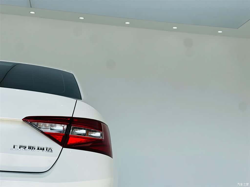 Skoda Superb, 2017 11