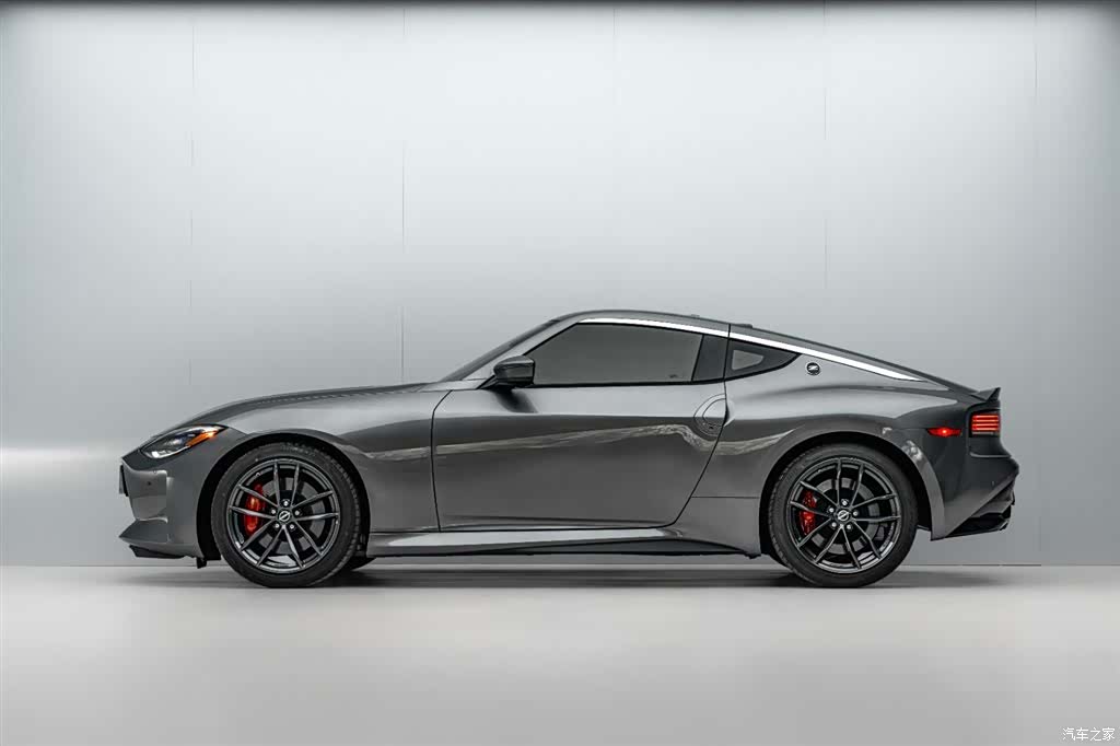 Nissan 400Z, 2023 4