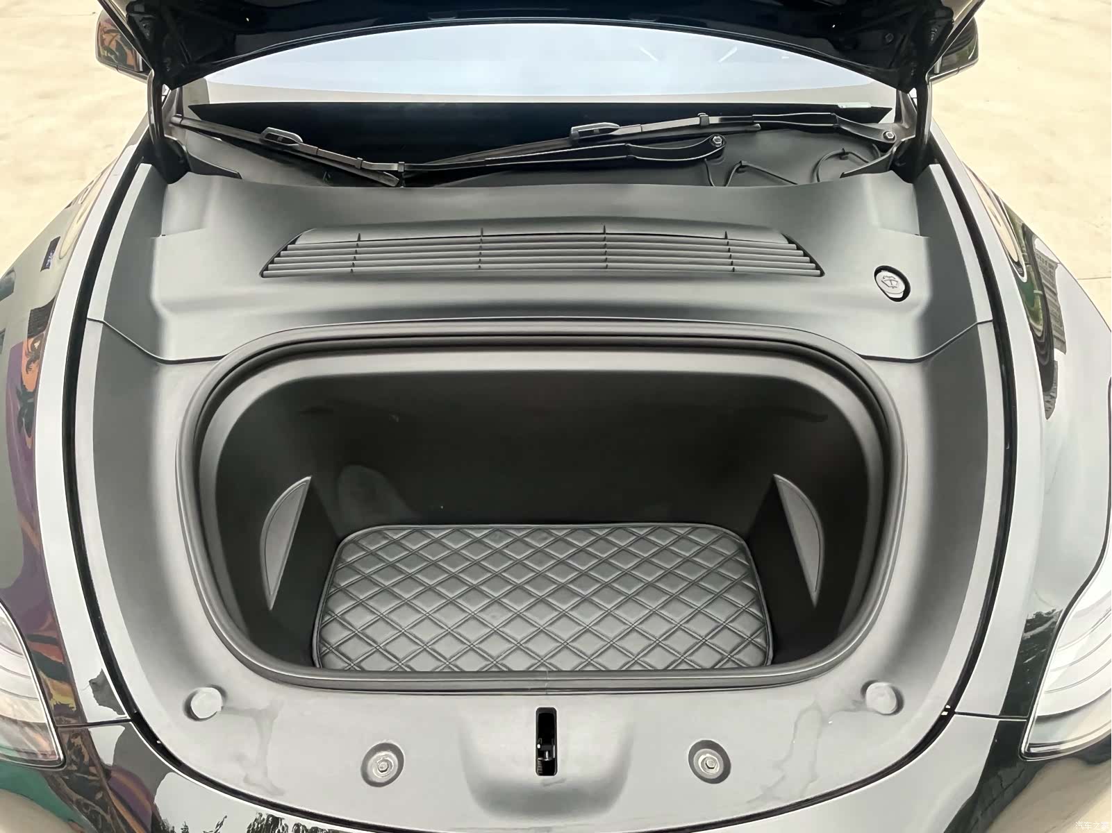 Tesla Model Y, 2022 18