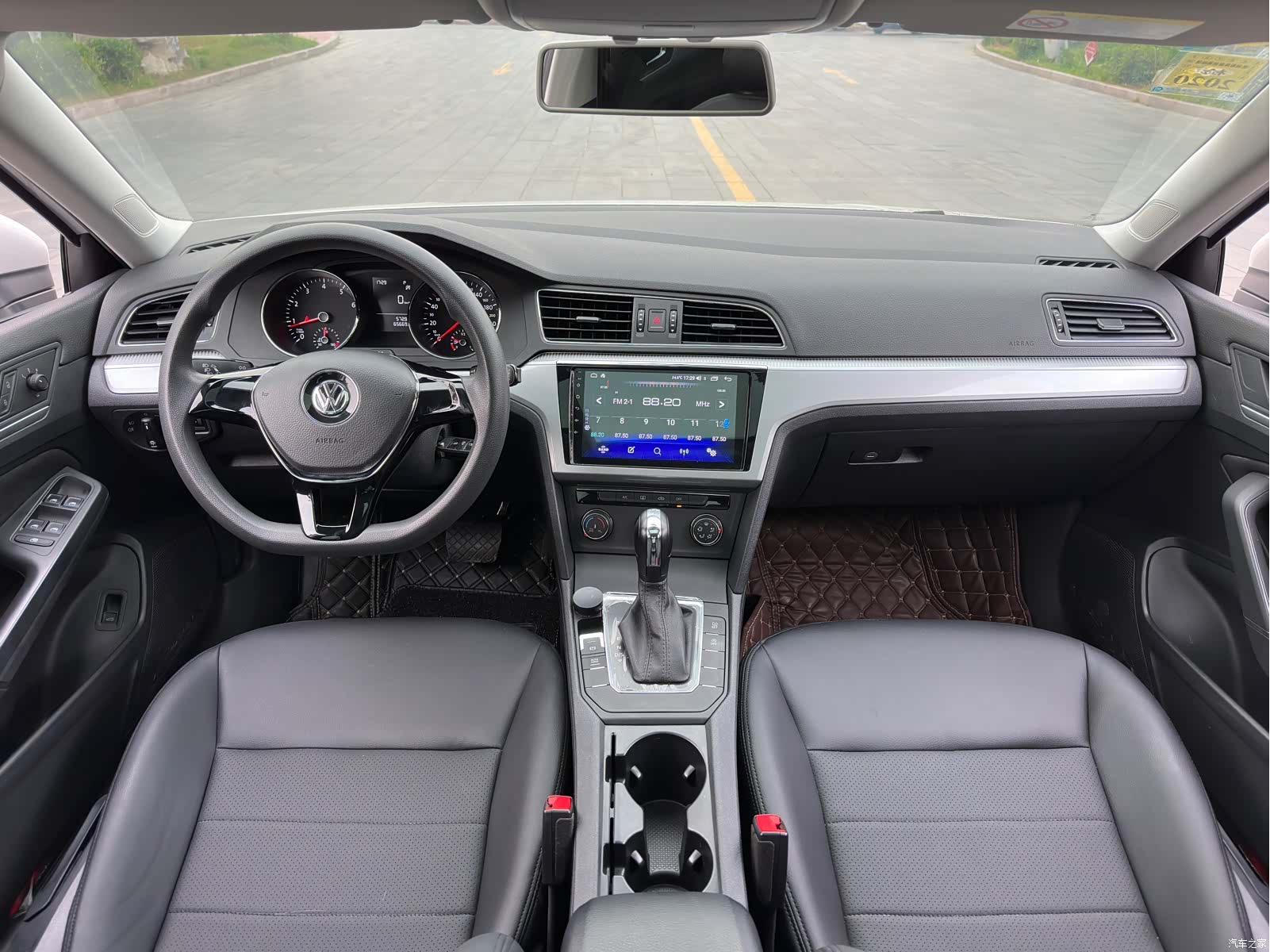 Volkswagen Lamando, 2018 11