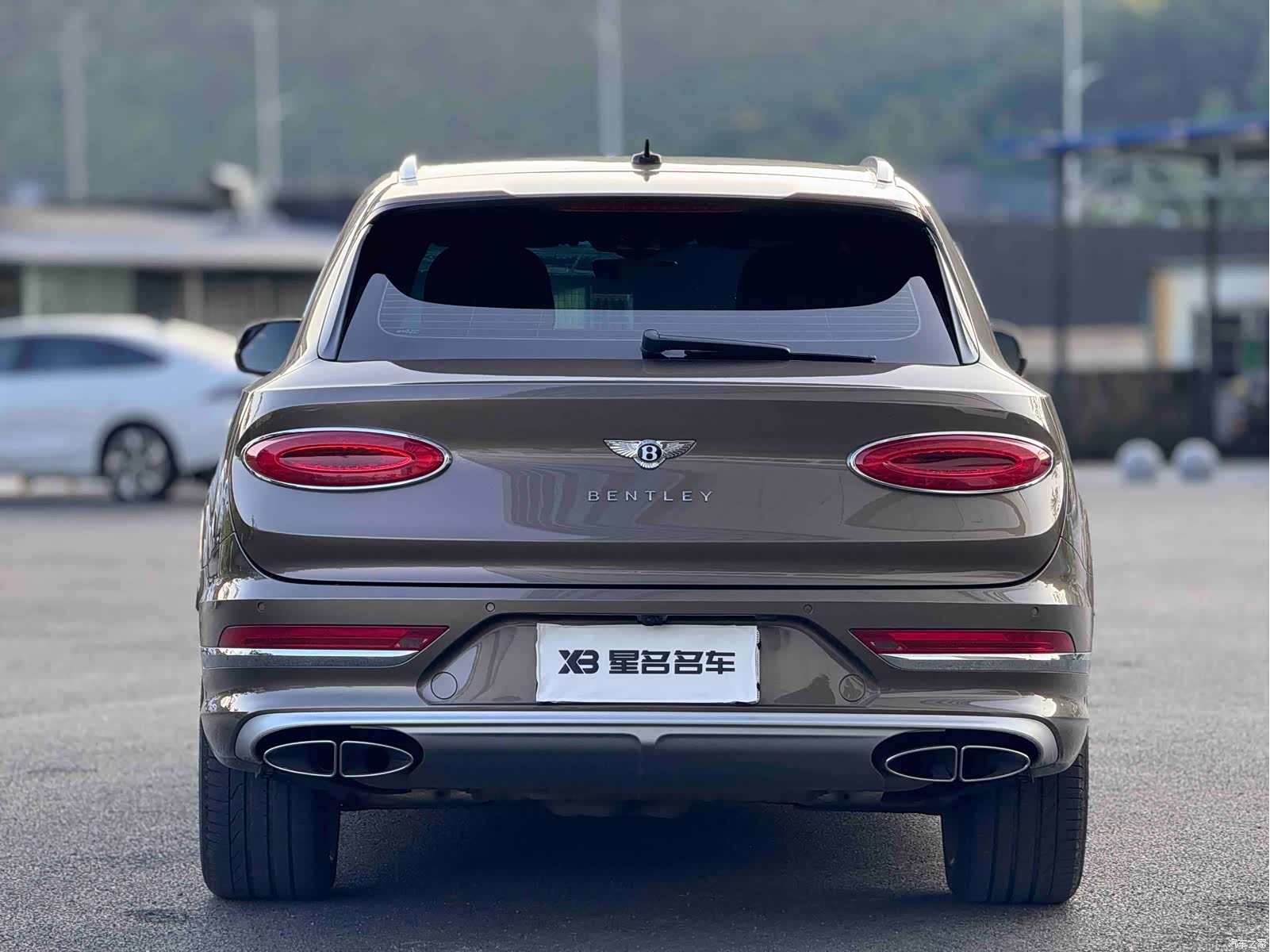 Bentley Bentayga, 2023 16